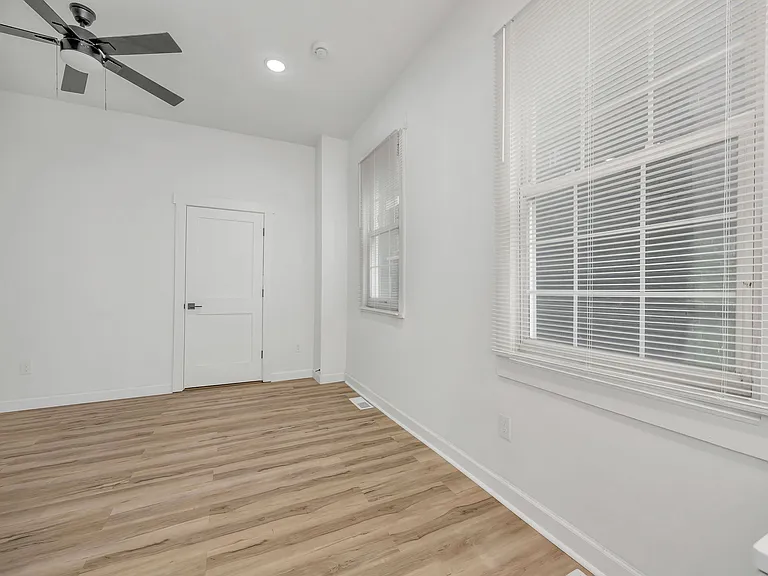 636 Watkins St #1 — Photo 8