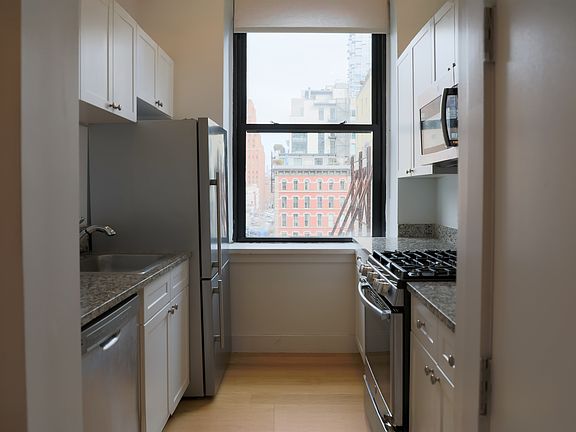 4th image of 53 Park Pl APT 2J
