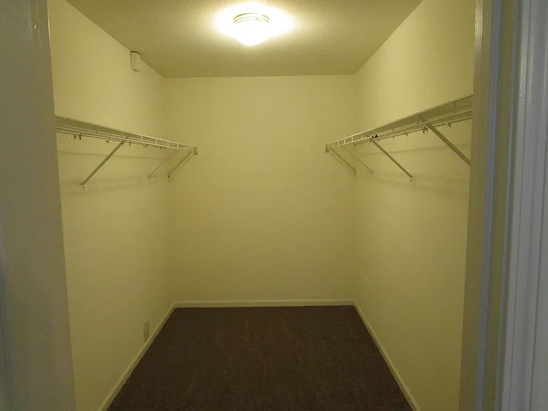 1725 Louise Cir — Photo 29