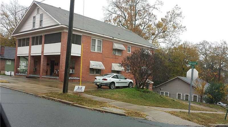 2nd image of 407 College St