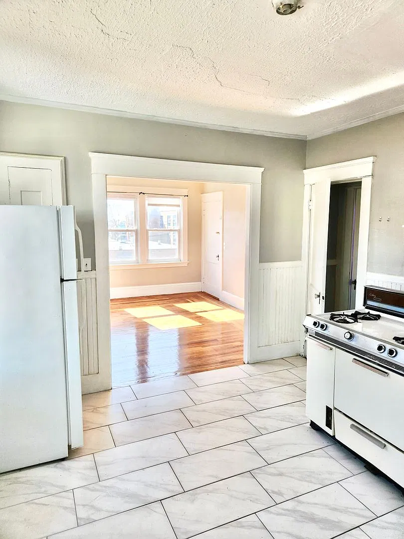120 Curtis Street — Photo 4