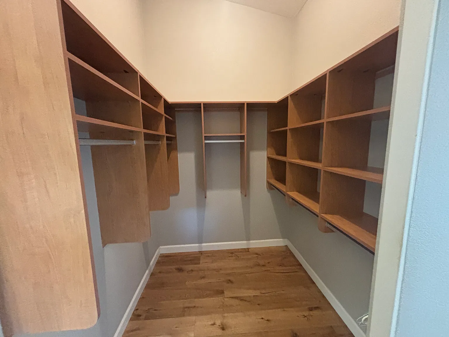 4 bed, 1735 sqft, $4,800 — Photo 3