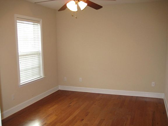 4th image of 2304 Applebrook Dr