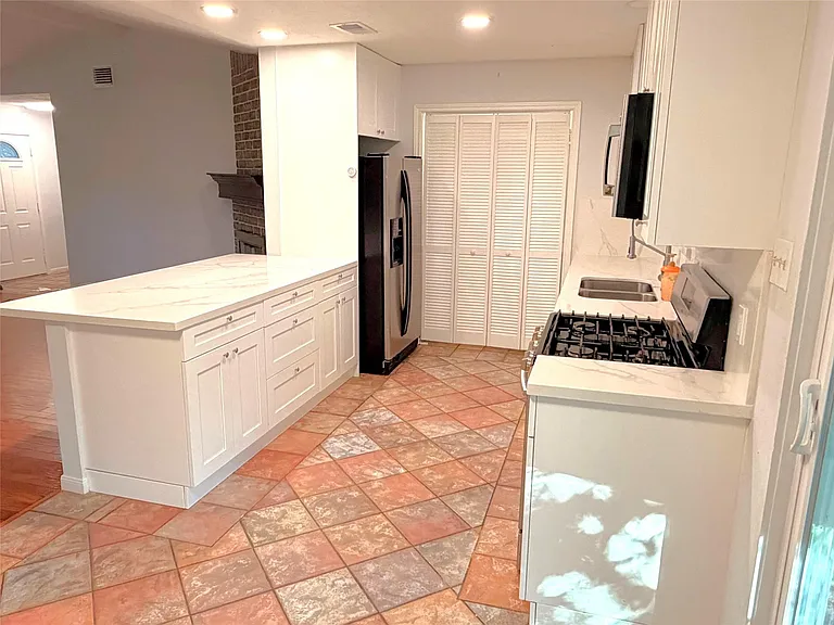 946 Sierra Shadows Dr — Photo 17