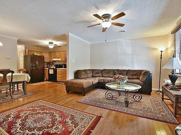 5th image of 455 Bramblewood Ln APT 2
