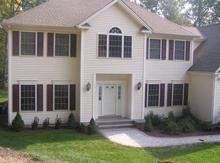 49 Old Oakwood Dr, Southbury, CT 06488