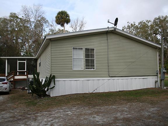 2nd image of 3400 NE 135th St