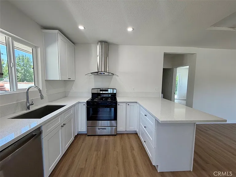 1550 N Avenue 45 — Photo 10