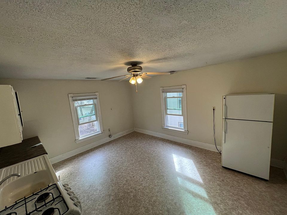 509 Pierre St Manhattan KS Zillow