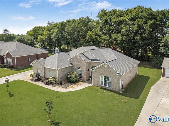 3rd image of 117 Brokenrein Dr