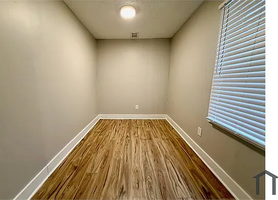 2221 W Madison St — Photo 2