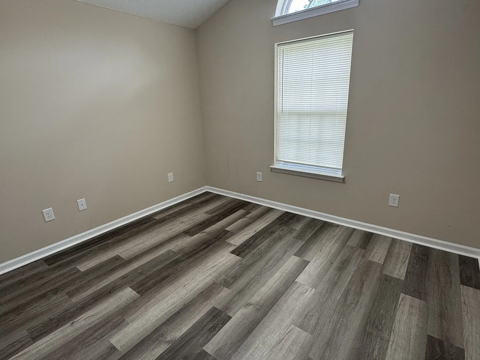 224 Foxpath Loop - 1 — Photo 3