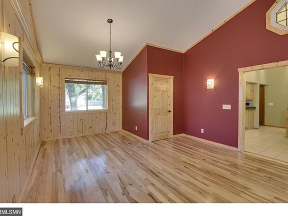 4th image of 1524 Sugarloaf Trl