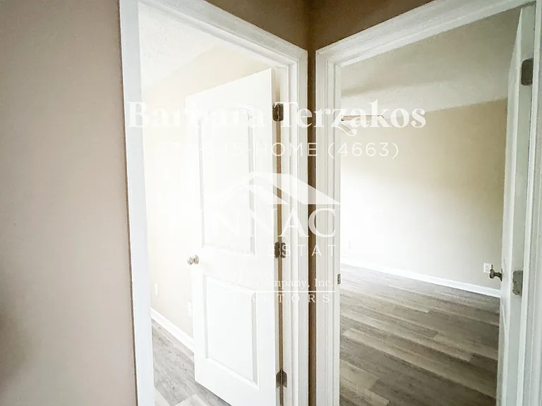 225 Portico St — Photo 15
