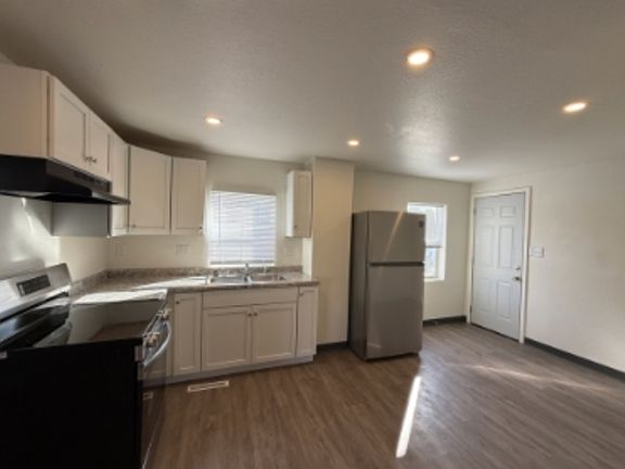 5th image of 924 N 10th St #924