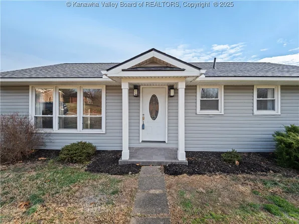 118 Greenbrier Dr, Scott Depot, WV 25560