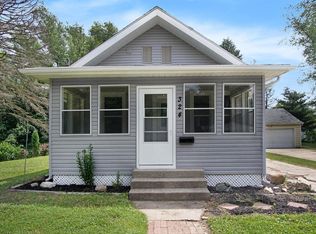 324 Chippewa St, Buchanan, MI 49107