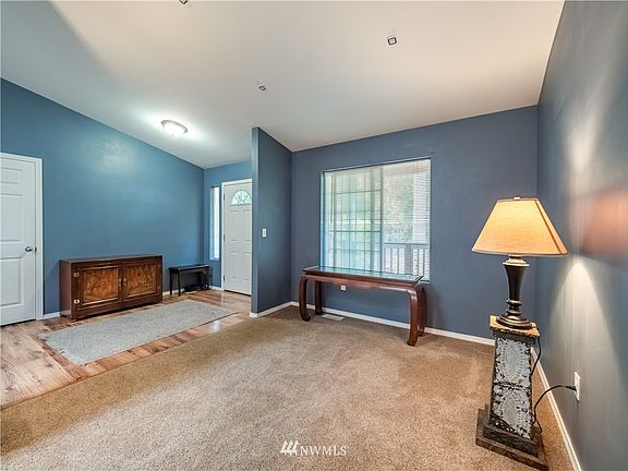 5th image of 36895 Cypress Dr NE