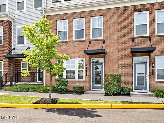 2nd image of 21 Green St