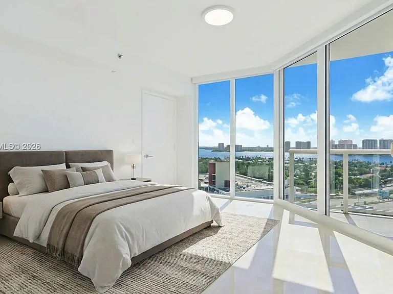 19333 Collins Ave #1907 — Photo 19