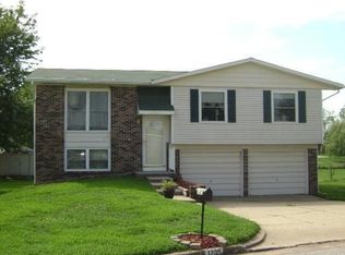 1205 Grandview Ct, Jefferson City, MO 65109