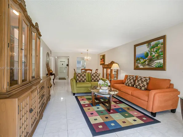 5900 NW 44th St APT 202, Lauderhill, FL 33319