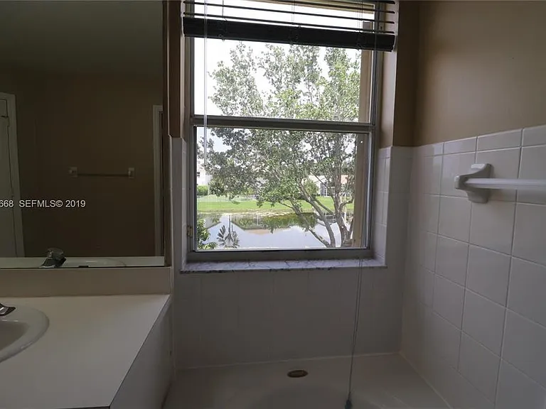 16241 Opal Creek Dr — Photo 12
