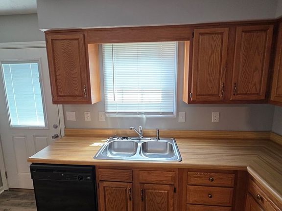5th image of 1022 Brandy Ln Unit 64