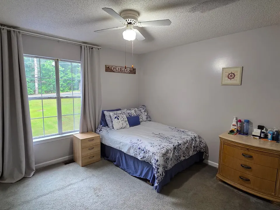 2005 Mount Vernon Rd #- ROOM FOR RENT