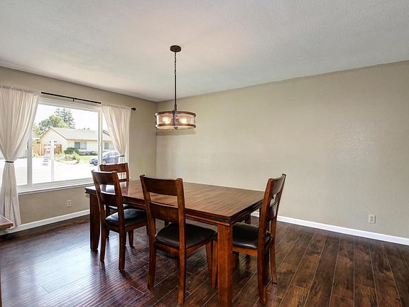 5th image of 8763 Kilkenny Ct
