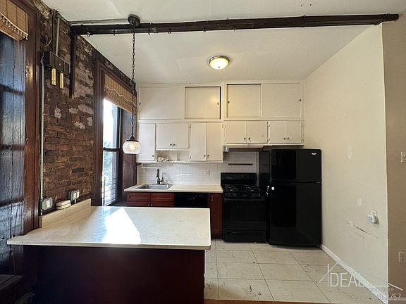 3rd image of 74 4th Ave Floor 2
