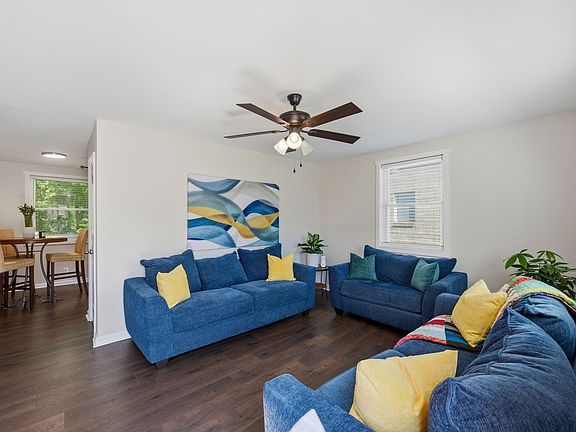 3rd image of 3205 Leawood Dr