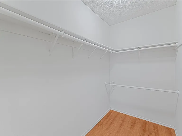 2433 Barry Ave #107 — Photo 11