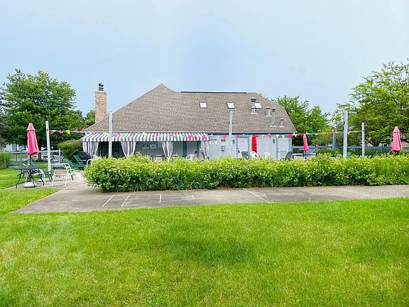 4th image of 3755 Mill Stream Dr #12