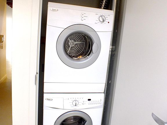 4th image of 15 E Gay St APT 4D