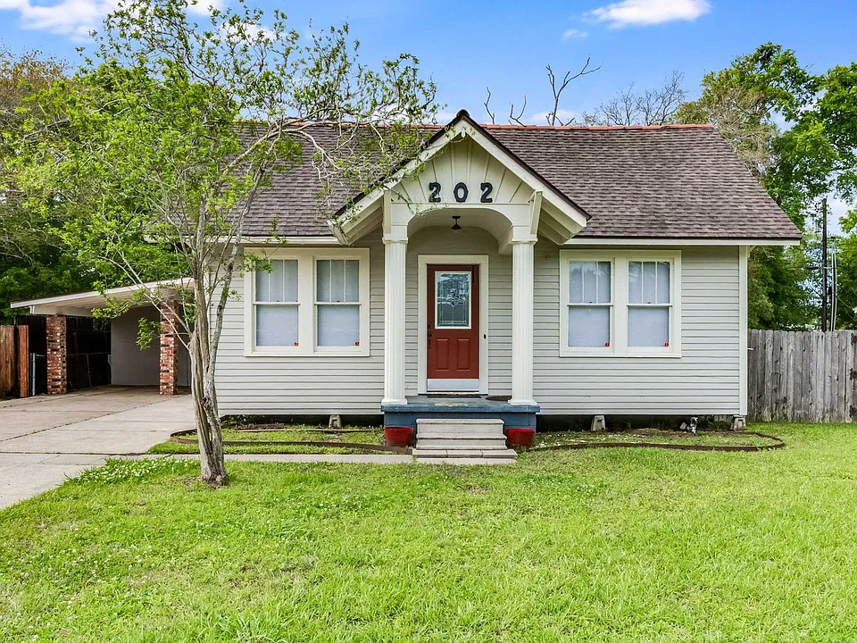 202 Lana Dr