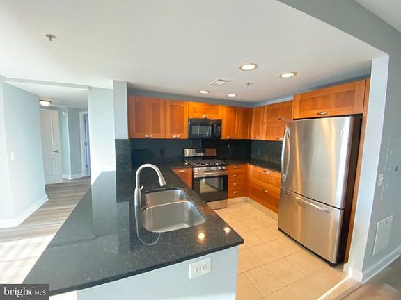 5th image of 2451 Midtown Ave #714