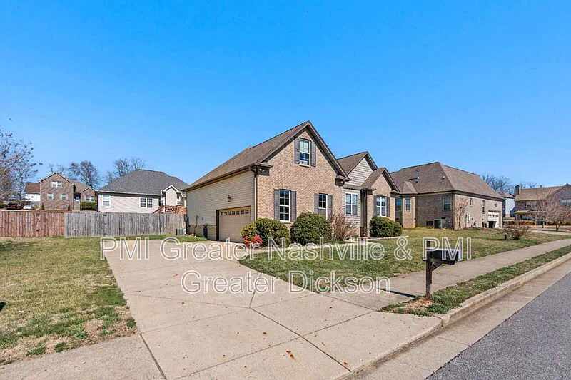 3 bed, 2.0 bath, 1855 sqft, $2,500 — Photo 2