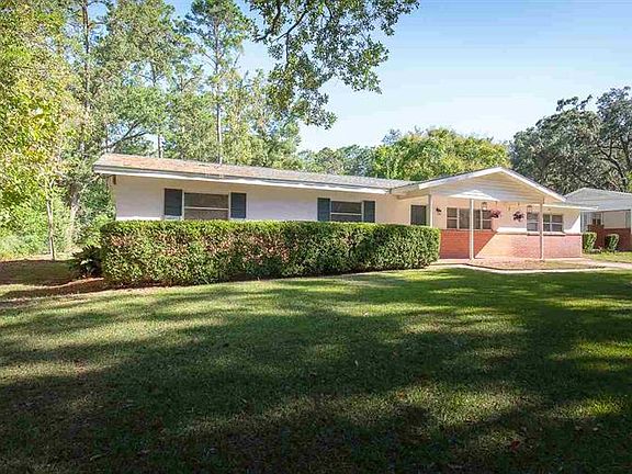 3rd image of 1812 Sherwood Dr