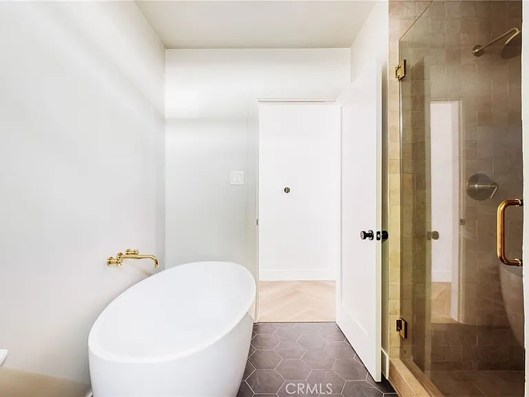 11110 Landale St — Photo 37