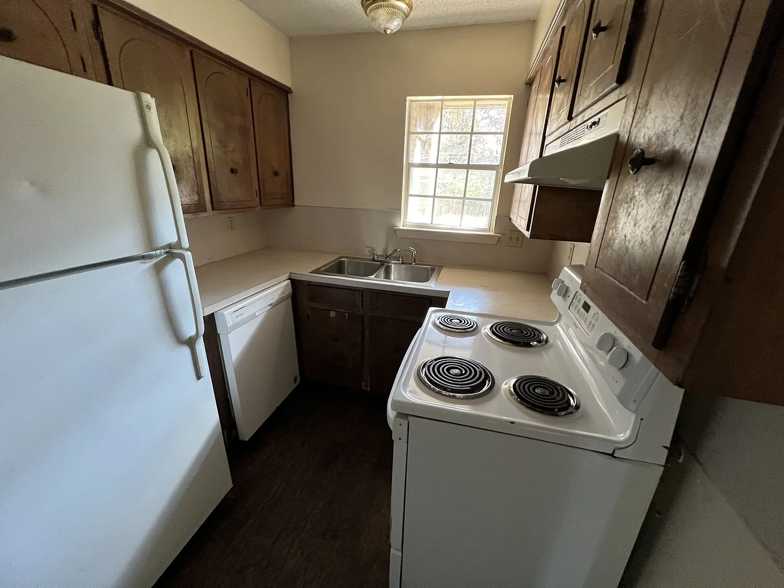 3 bed, 1.5 bath, 1295 sqft, $950 — Photo 4