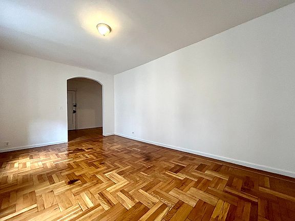 2nd image of 590 Fort Washington Ave APT 5L