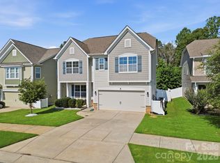 3830 Lake Breeze Dr, Sherrills Ford, NC 28673
