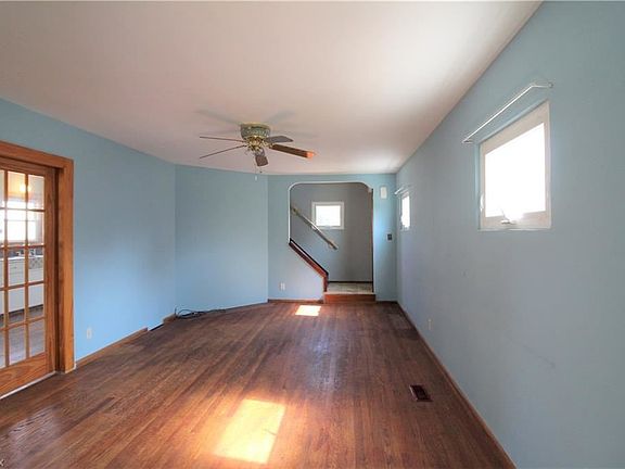 3rd image of 4522 Yorkshire Ave