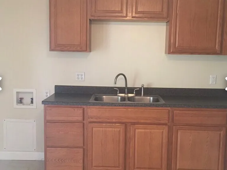 601 W Poplar St #2 — Photo 7