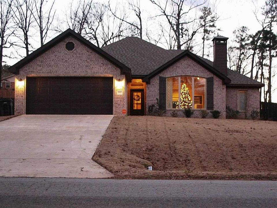 1st image of 2401 Hickory Dr
