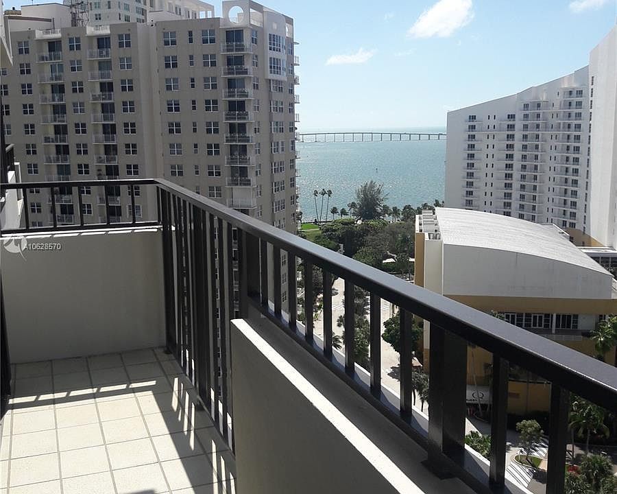 1st image of 520-17 Brickell Key Dr