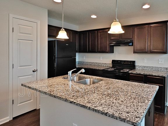 4th image of 8953 Cocoa Ave