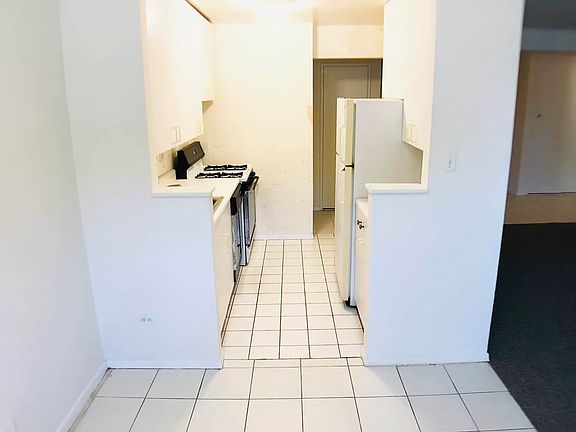 4th image of 24120 Northern Blvd APT 1C