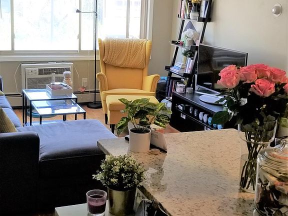 3rd image of 3332 Hennepin Ave S #308